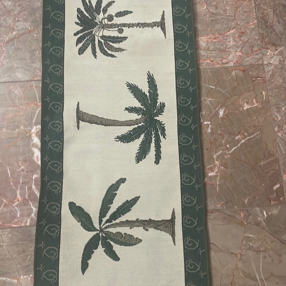 Palm Tree Table Runner - Picture 4 of 11